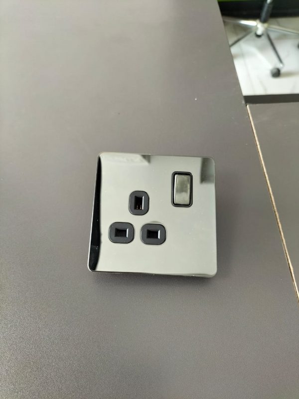 Single socket black